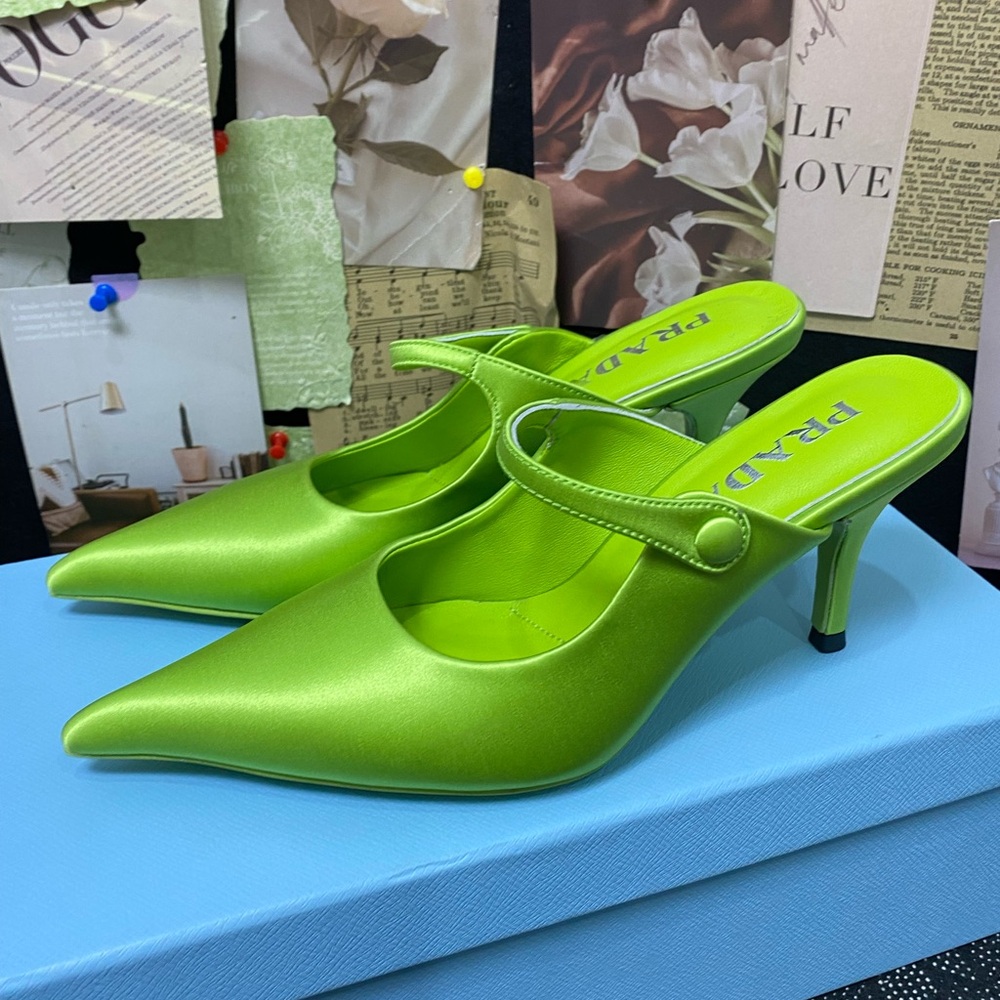 PRADA Green Heel - Pointed Toe w/Signature Buckle - Picture 4 of 5